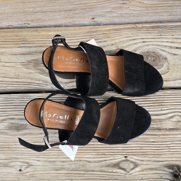 Mariella Black Heels - Picture 3 of 10